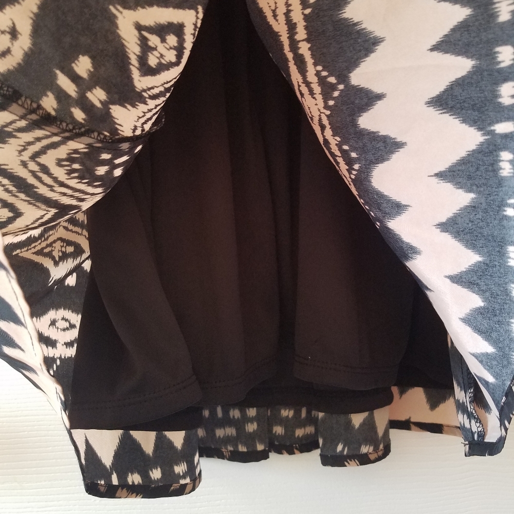 Cute Patterned Dress - Picture 4 of 4